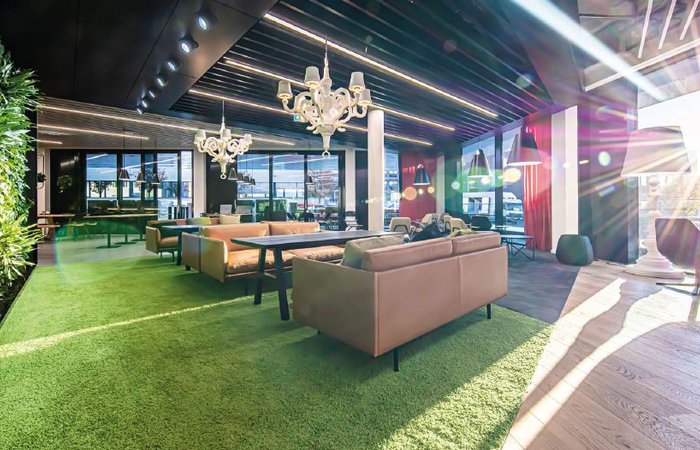 Feintuning für die neue Kantine von Mercedes-AMG | architare